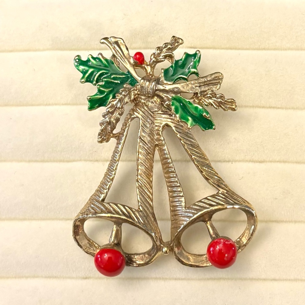 Vintage Marked Taiwan Goldtone Enamel Christmas BELLS Brooch Pin Festive Texture